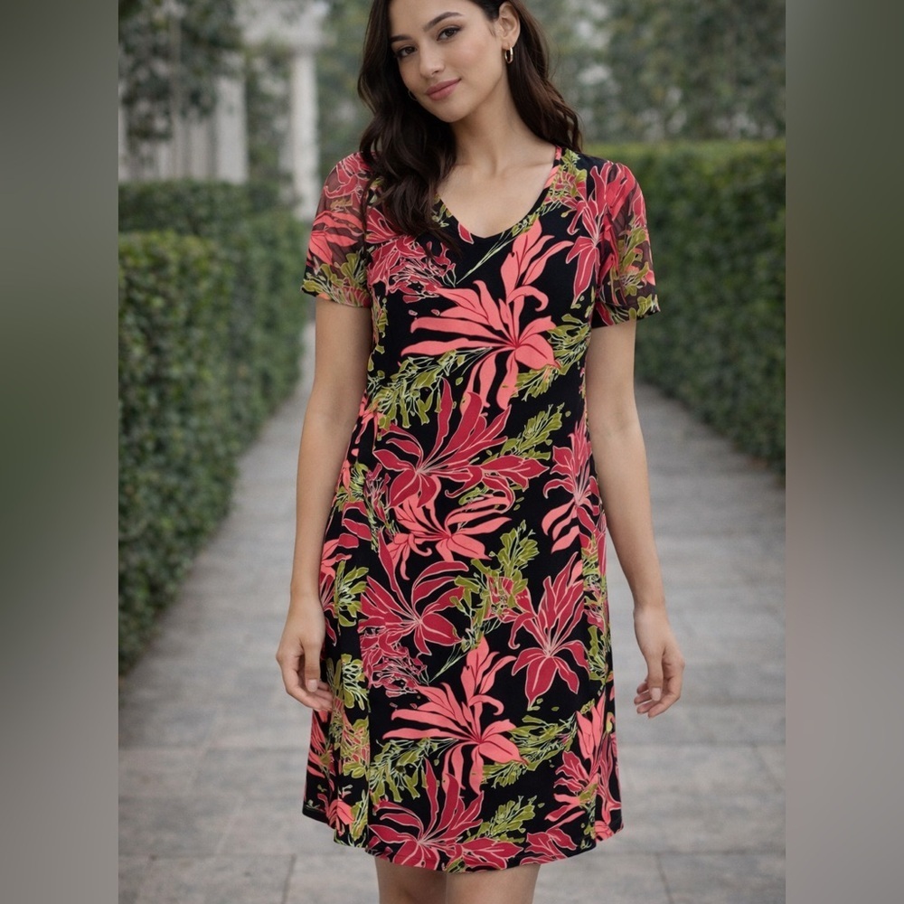 Vince Camuto Black & Pink Floral Flowy Short Sleeves Sheath Dress